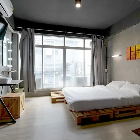 The Beds Ever Hostel (Adults Only)